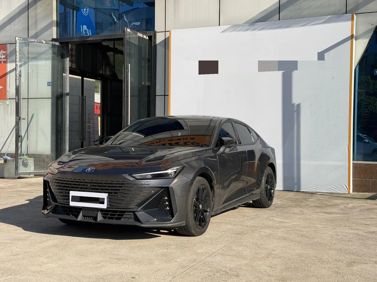 Open image lightbox: ChangAn 2022 UNI-V 1.5T honorable automatic gear