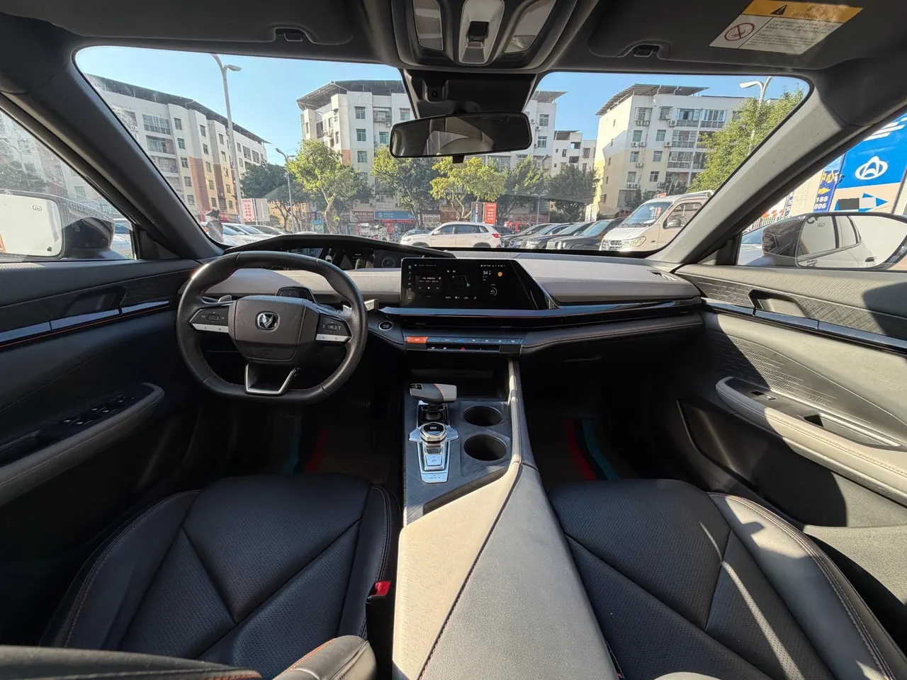 ChangAn 2022 UNI-V 1.5T honorable automatic gear 6