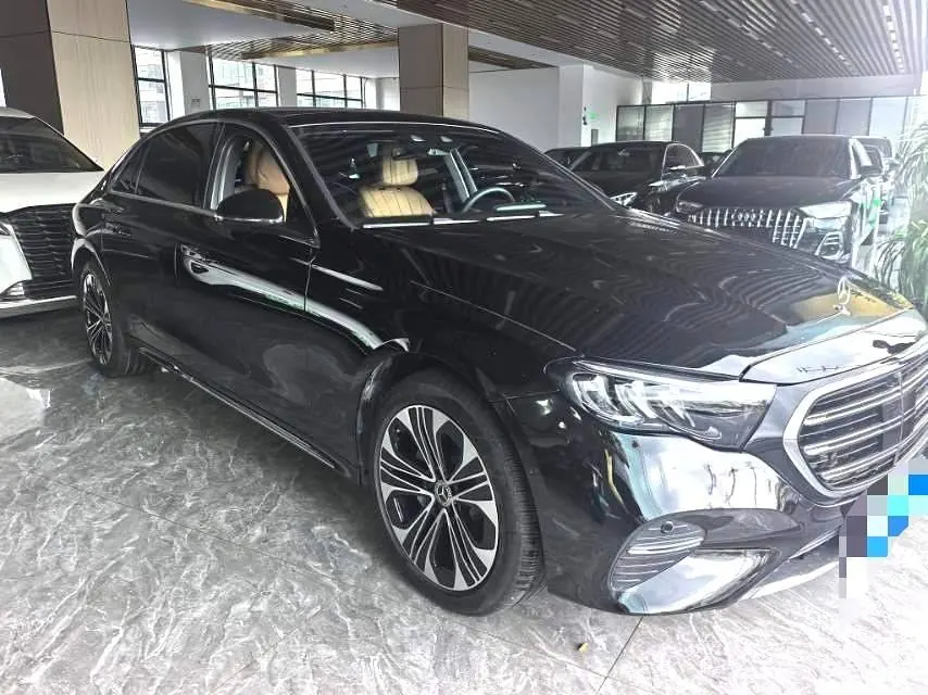 Mercedes Benz E-Class 2026 model E 300 L 48V 2.0T Luxury Edition Automatic 3