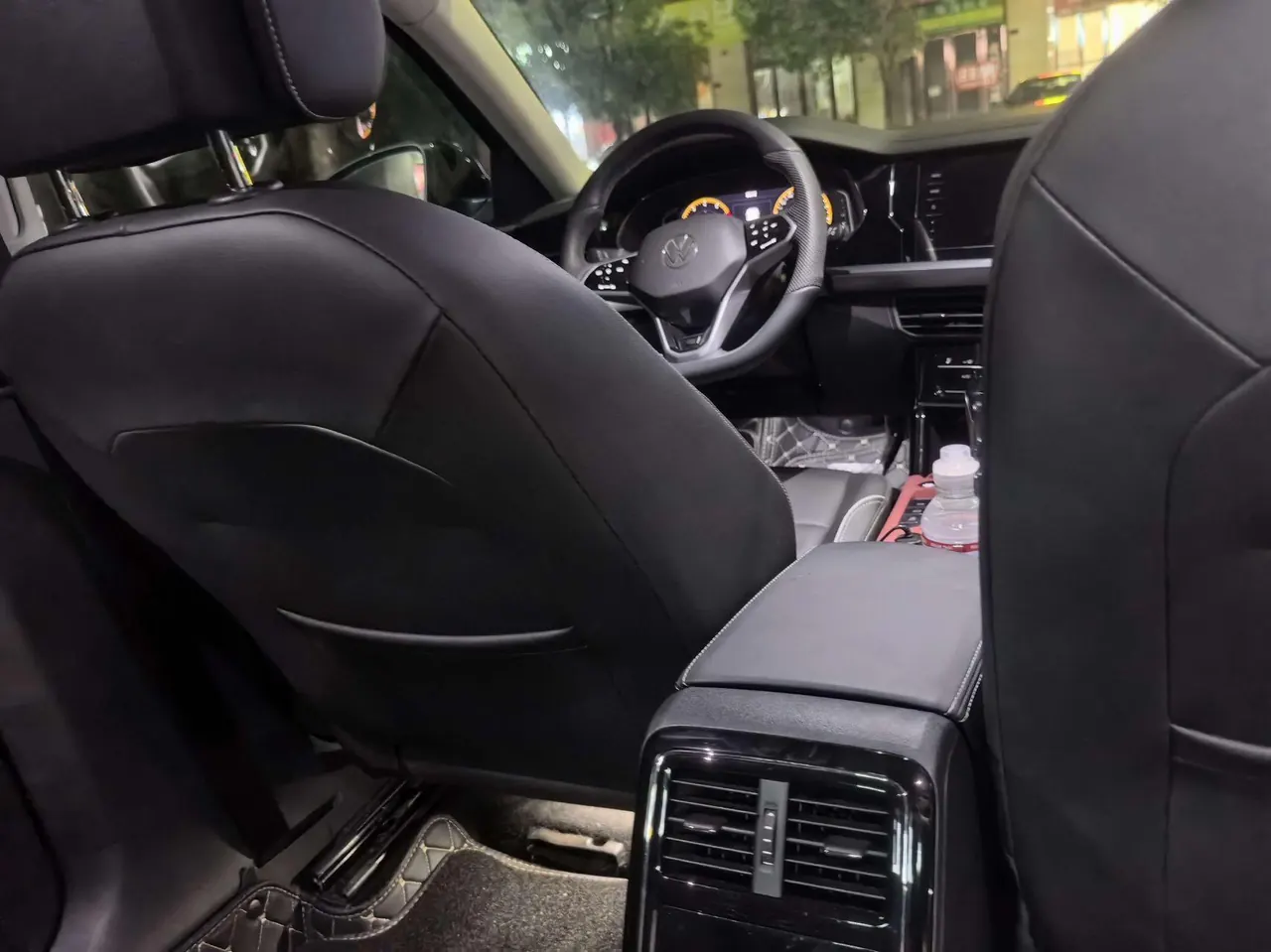 HongQi 2023 HS5 2.0T Flag Yue Pro Edition Automatic Gear 5