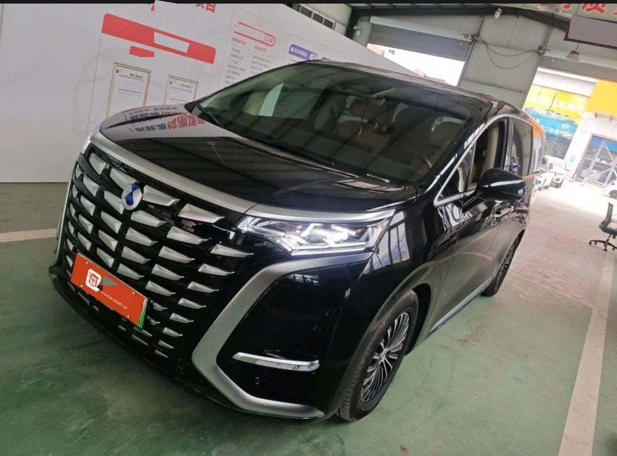 Open image lightbox: Denza 2024 Denza D9 DM-i 1.5T stepless 980 four-wheel drive distinguished automatic gear