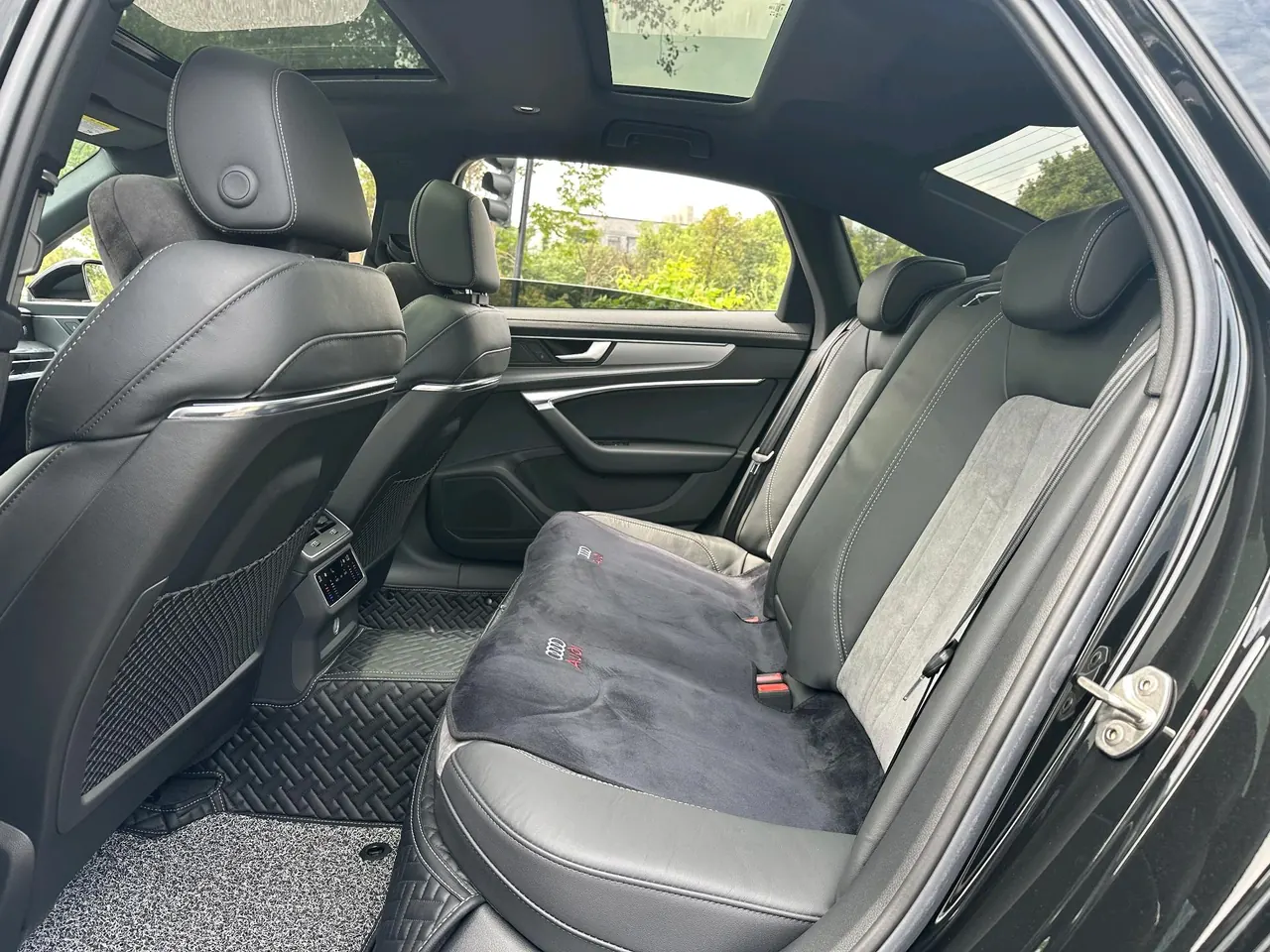 Audi 2020 A6L e-tron 2.0TFSI 55TFSI e Quattro automatic 11