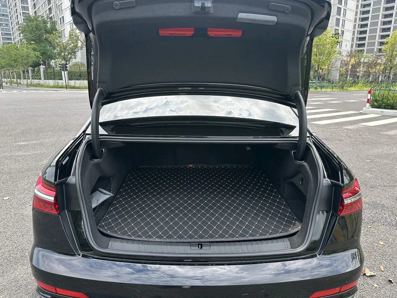 Audi 2020 A6L e-tron 2.0TFSI 55TFSI e Quattro automatic 15