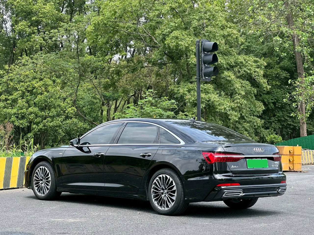Audi 2020 A6L e-tron 2.0TFSI 55TFSI e Quattro automatic 4
