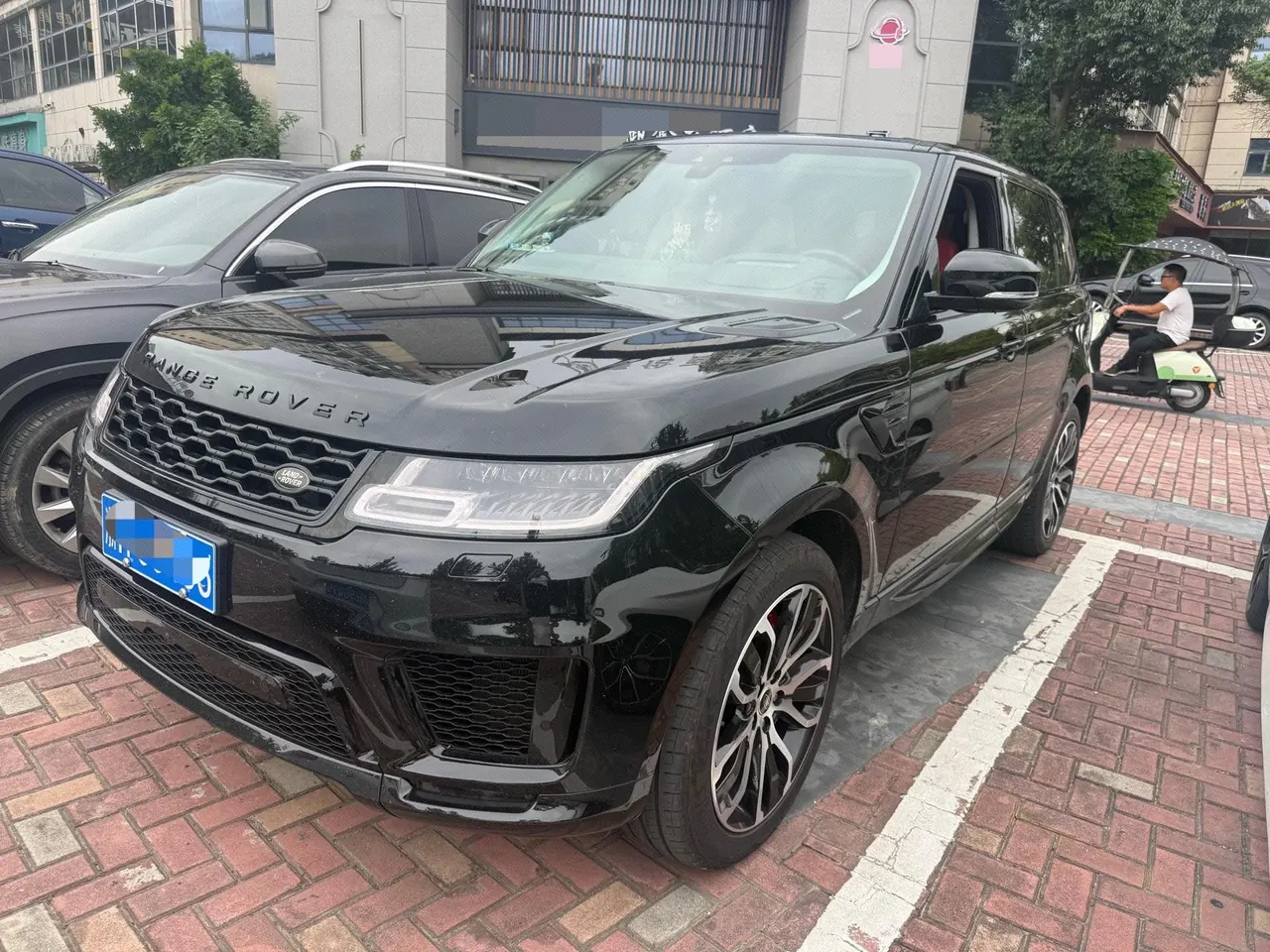 Land Rover Range Rover Sport Edition (Imported) 2022 Range Rover Sport Edition 48V 3.0T L6 Yao Black Edition Automatic Gear - View 1