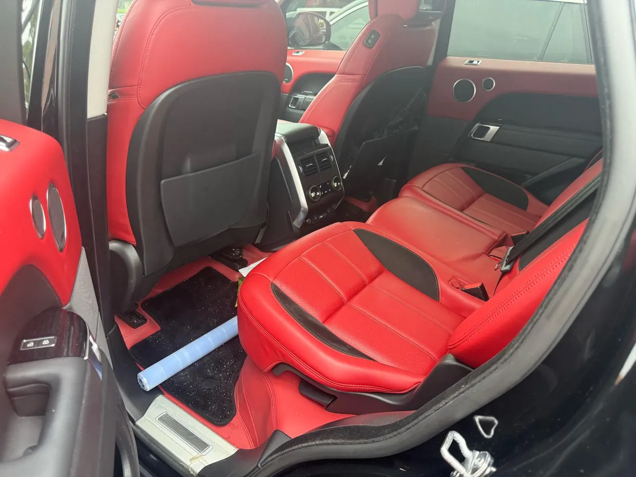 Land Rover Range Rover Sport Edition (Imported) 2022 Range Rover Sport Edition 48V 3.0T L6 Yao Black Edition Automatic Gear 3