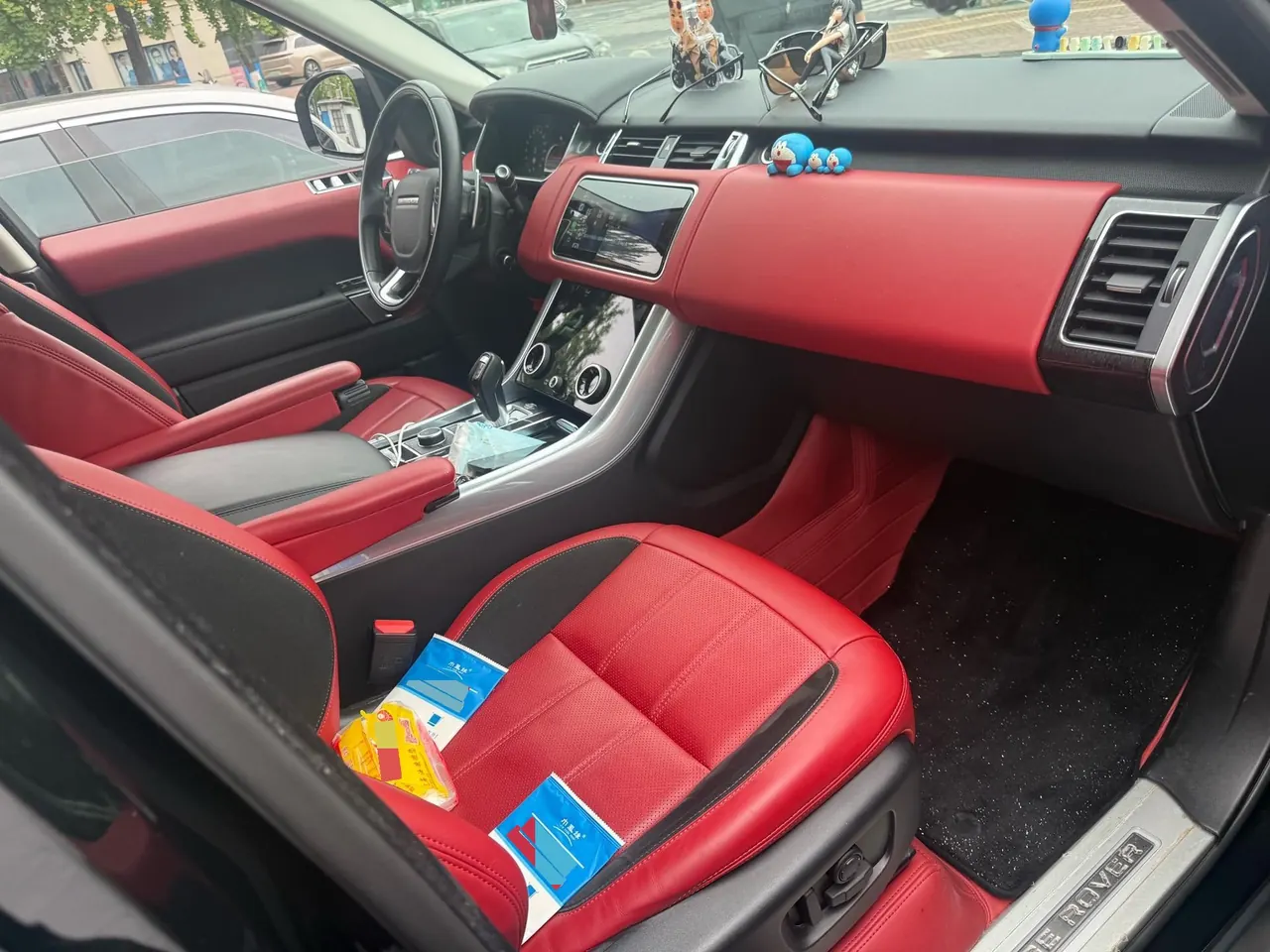 Land Rover Range Rover Sport Edition (Imported) 2022 Range Rover Sport Edition 48V 3.0T L6 Yao Black Edition Automatic Gear 4