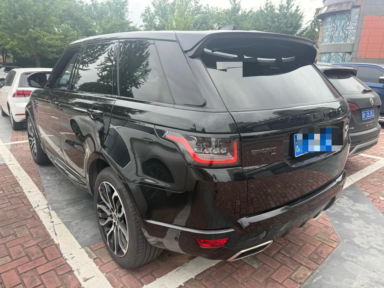 Land Rover Range Rover Sport Edition (Imported) 2022 Range Rover Sport Edition 48V 3.0T L6 Yao Black Edition Automatic Gear 5