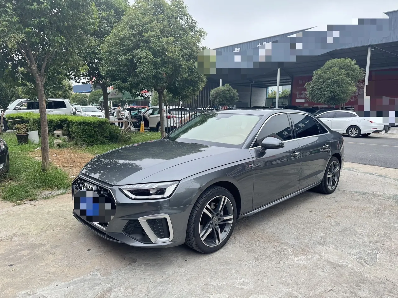 Open image lightbox: Audi 2020 A4L 2.0TFSI 40TFSI Fashion Dynamic Automatic