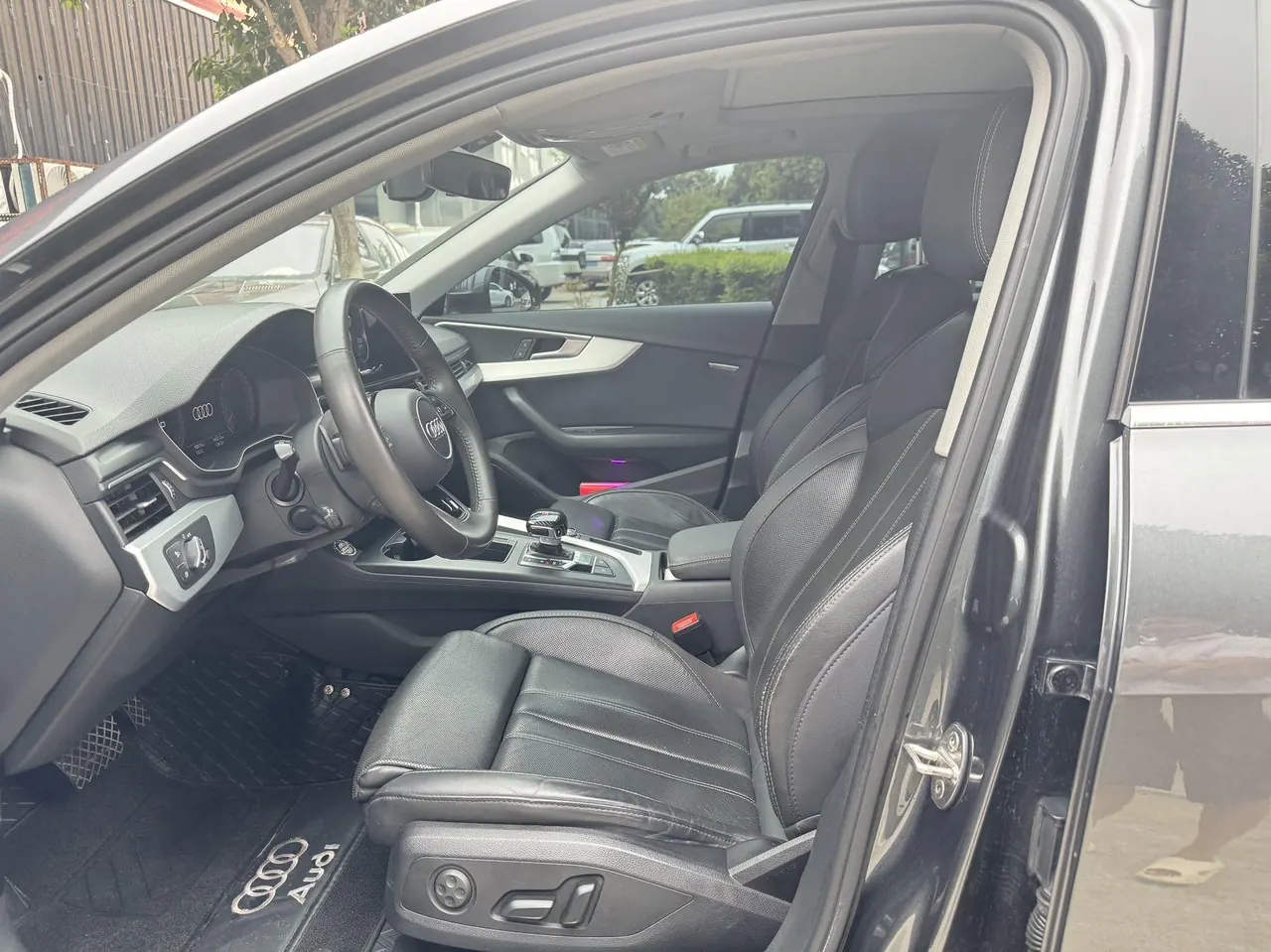 Audi 2020 A4L 2.0TFSI 40TFSI Fashion Dynamic Automatic 6