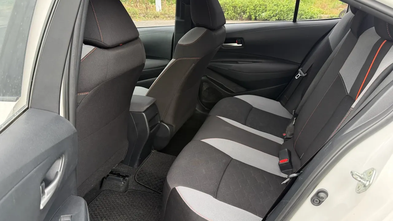 Toyota 2021 Corolla 1.2T Stepless Deluxe Edition Automatic Gear 3