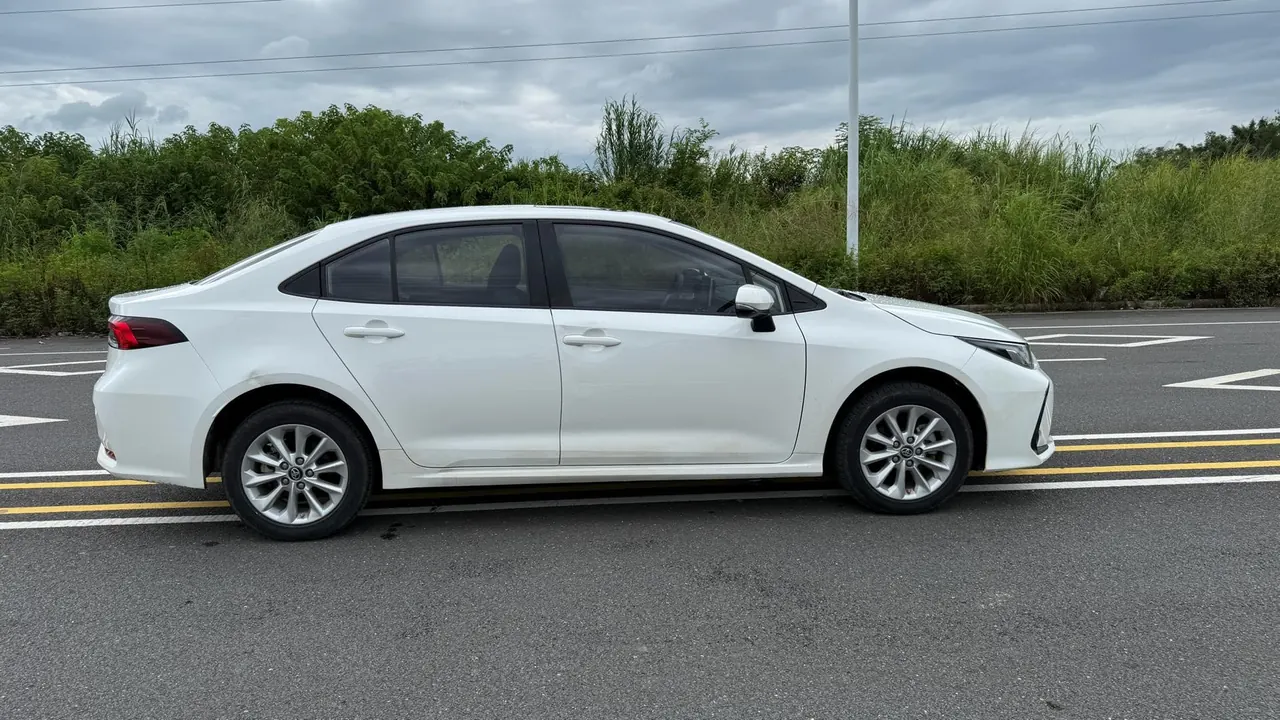 Toyota 2021 Corolla 1.2T Stepless Deluxe Edition Automatic Gear 7