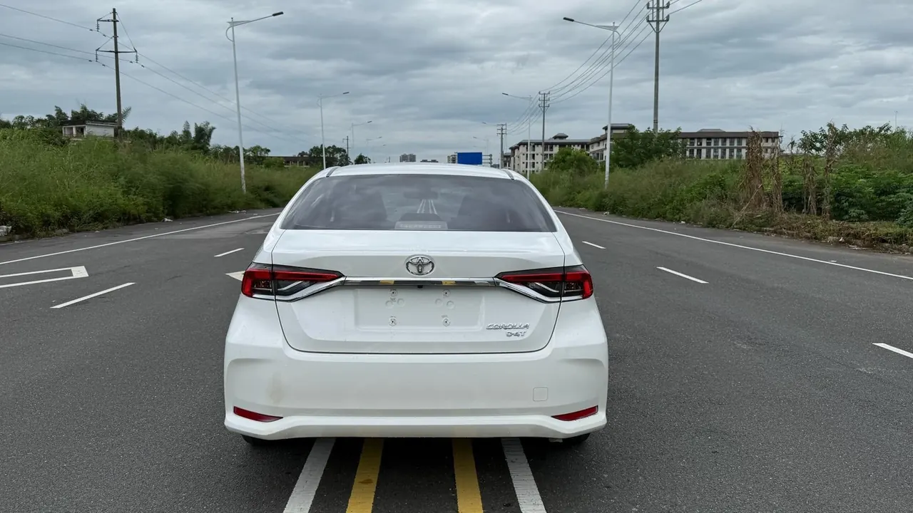 Toyota 2021 Corolla 1.2T Stepless Deluxe Edition Automatic Gear 9