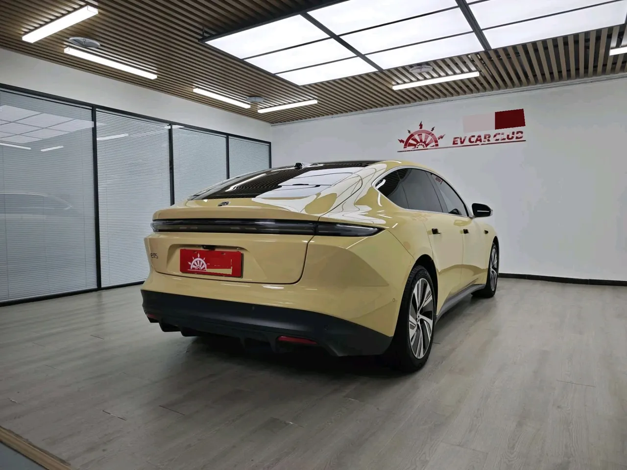 NIO 2024 ET5 75kWh automatic gear 2