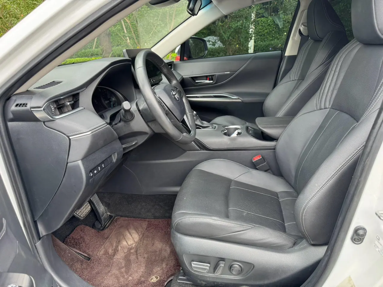 Toyota 2022 LingFang Dual Engine 2.5 Stepless Four-wheel Drive Premium Edition Automatic Gear 3