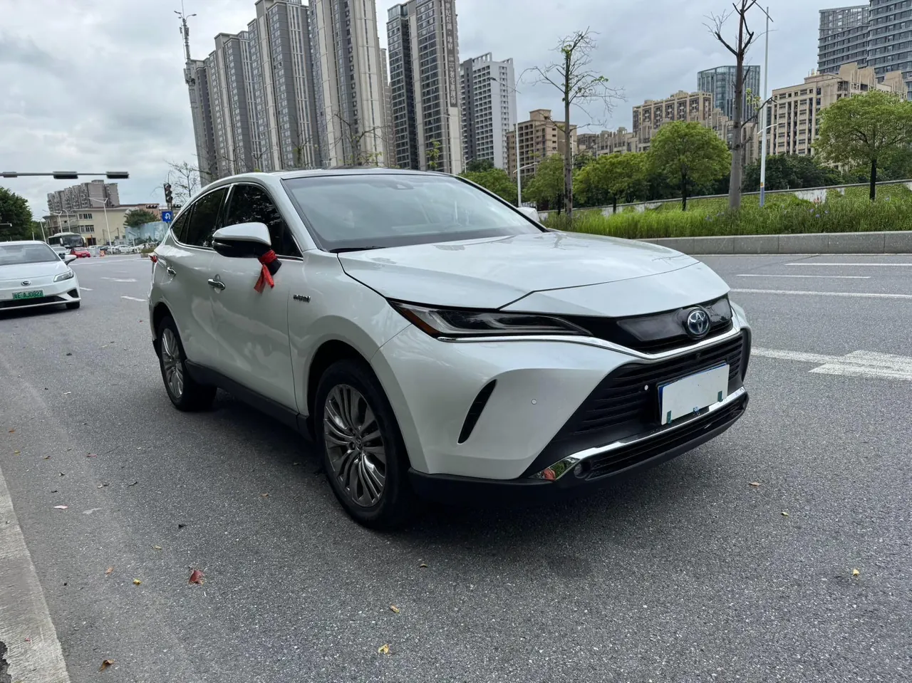 Toyota 2022 LingFang Dual Engine 2.5 Stepless Four-wheel Drive Premium Edition Automatic Gear 4