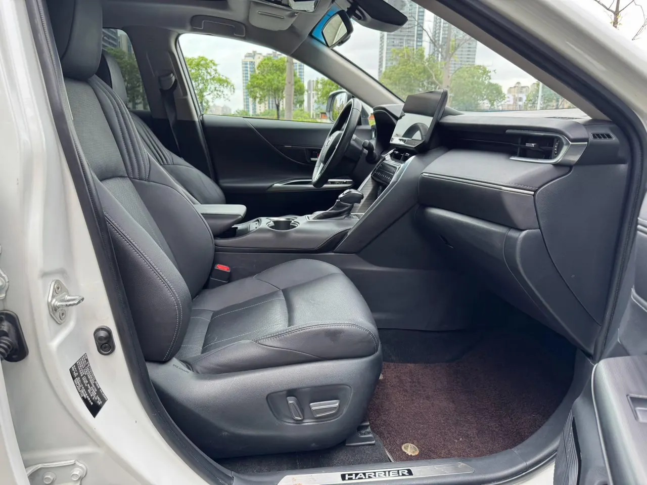 Toyota 2022 LingFang Dual Engine 2.5 Stepless Four-wheel Drive Premium Edition Automatic Gear 8