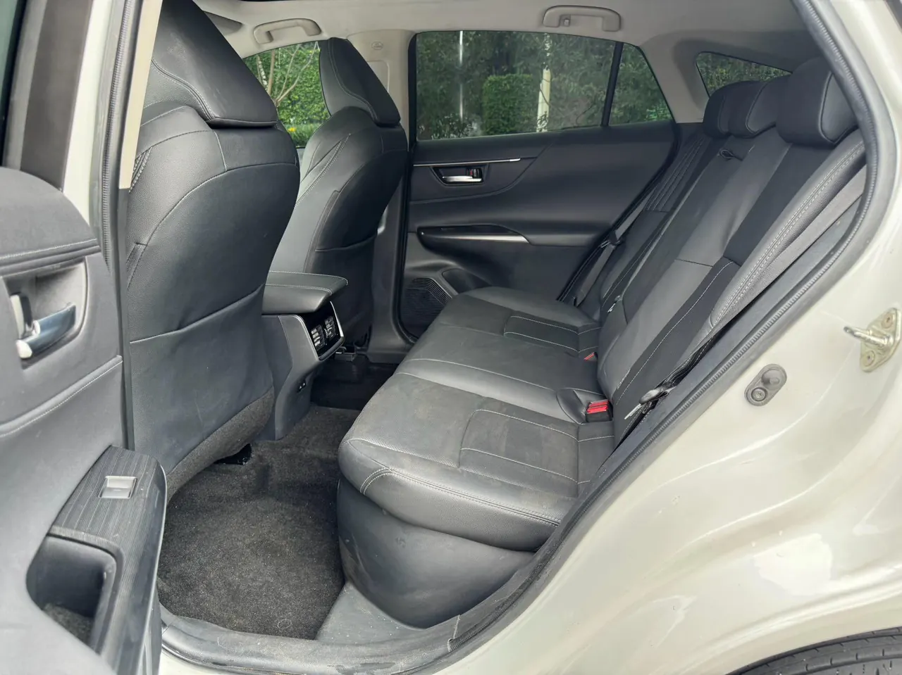 Toyota 2022 LingFang Dual Engine 2.5 Stepless Four-wheel Drive Premium Edition Automatic Gear 9