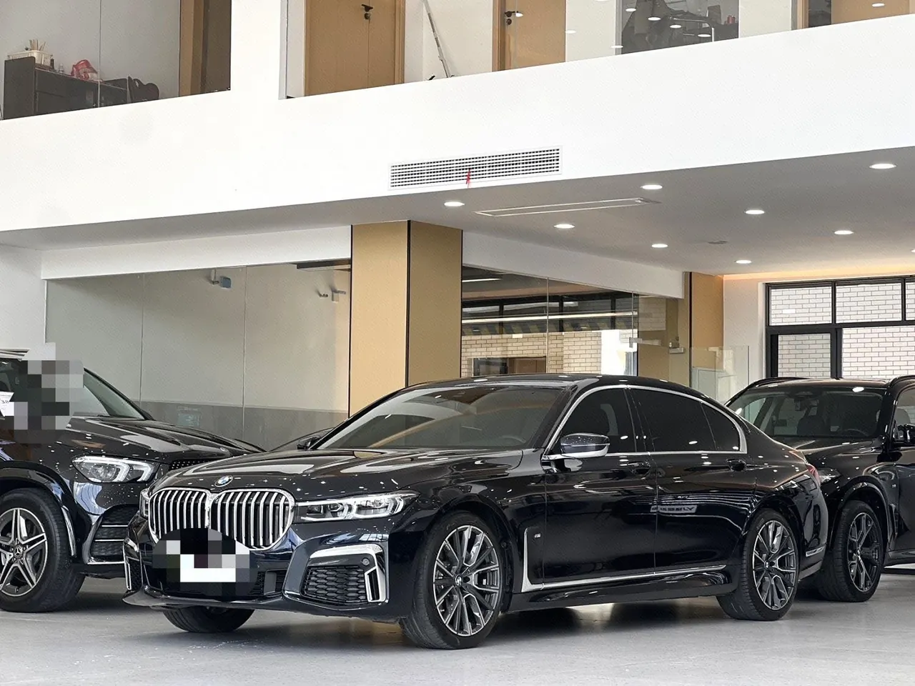 打开图片灯箱:BMW 7 Series (Imported) 2021 740Li 3.0T Leading M Sports Suit Automatic Gear