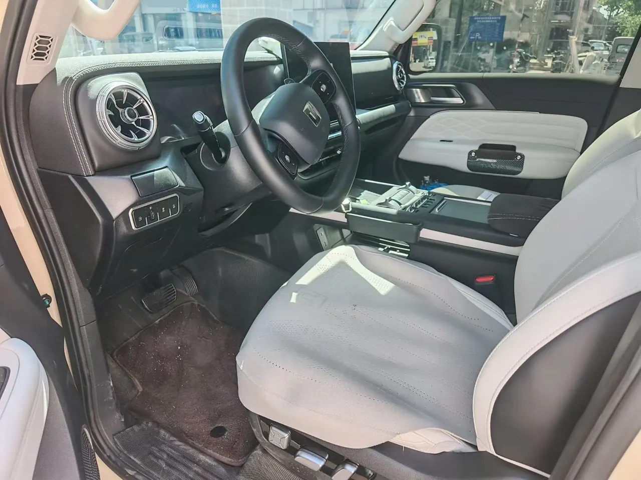 Tank 2025 model Tank 300 Hi4-T 2.0T Hi4-T automatic transmission 5
