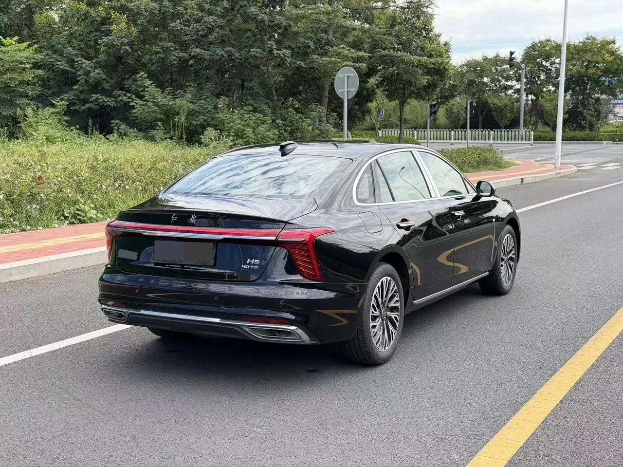 HongQi 2025 H5 2.0T Flag Chang 500000 Commemorative Automatic Gear 9