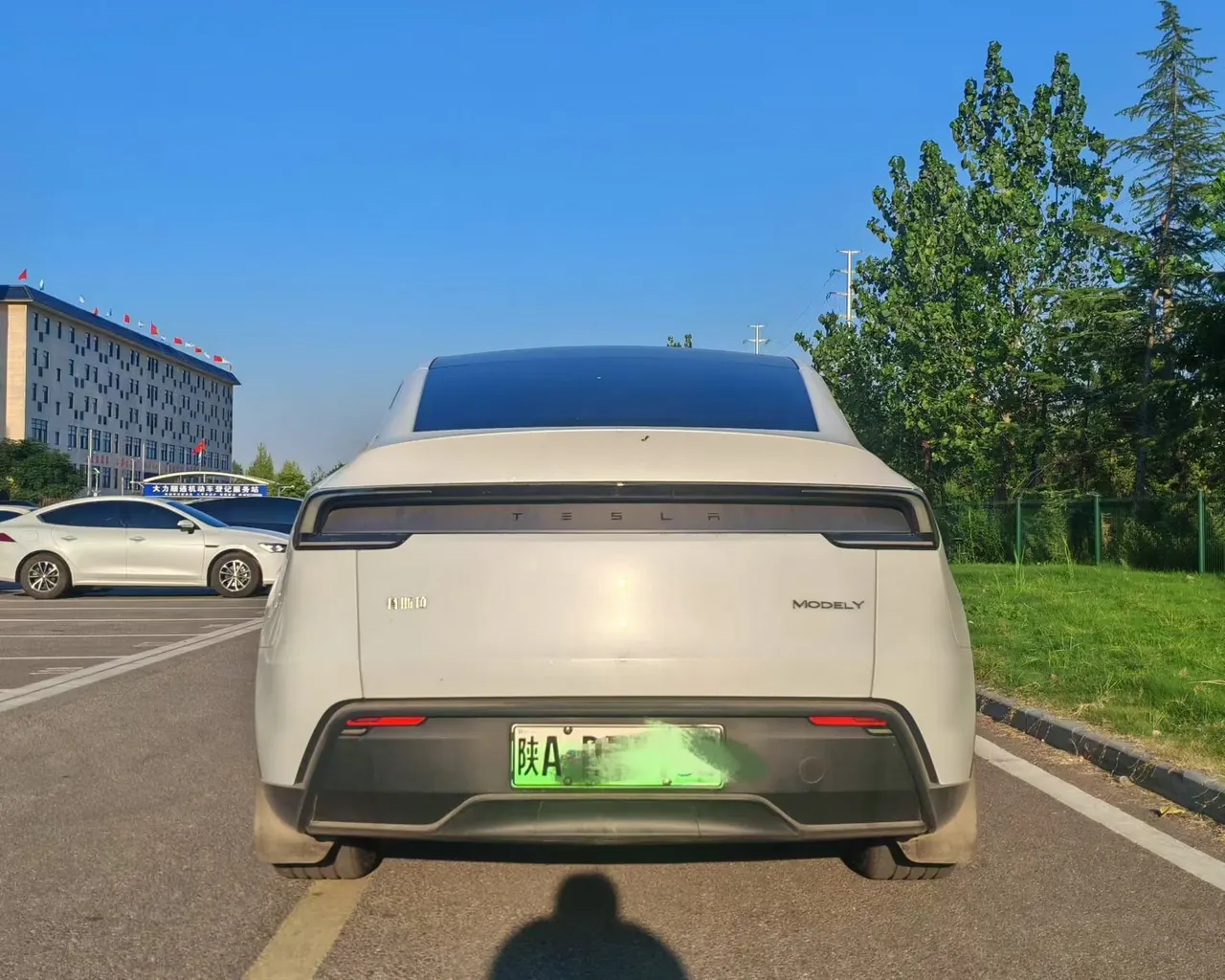 Tesla 2025 Model Y rear-wheel drive version automatic transmission 8