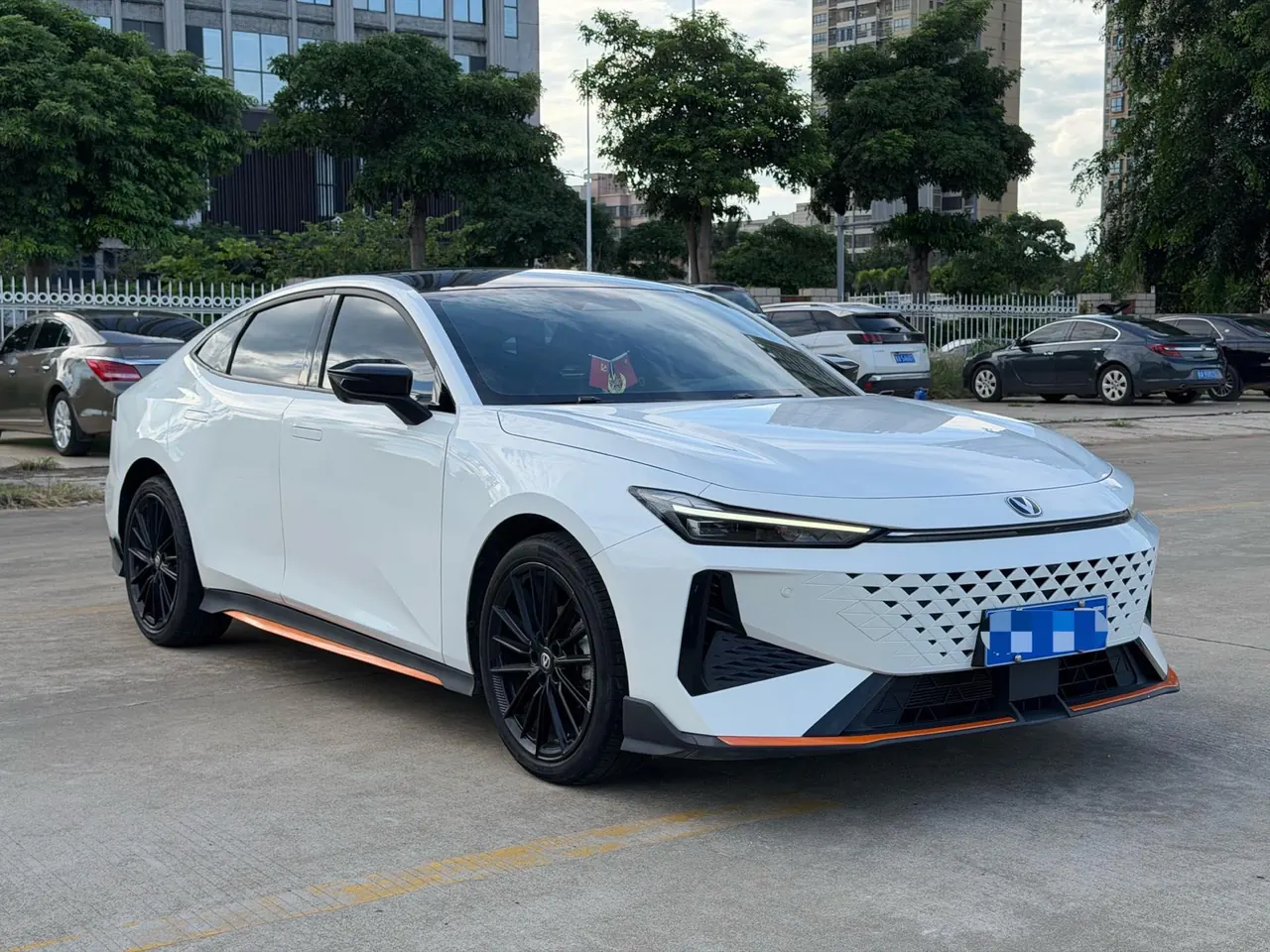 ChangAn 2024 UNI-V 1.5T Distinguished Sports Automatic 3