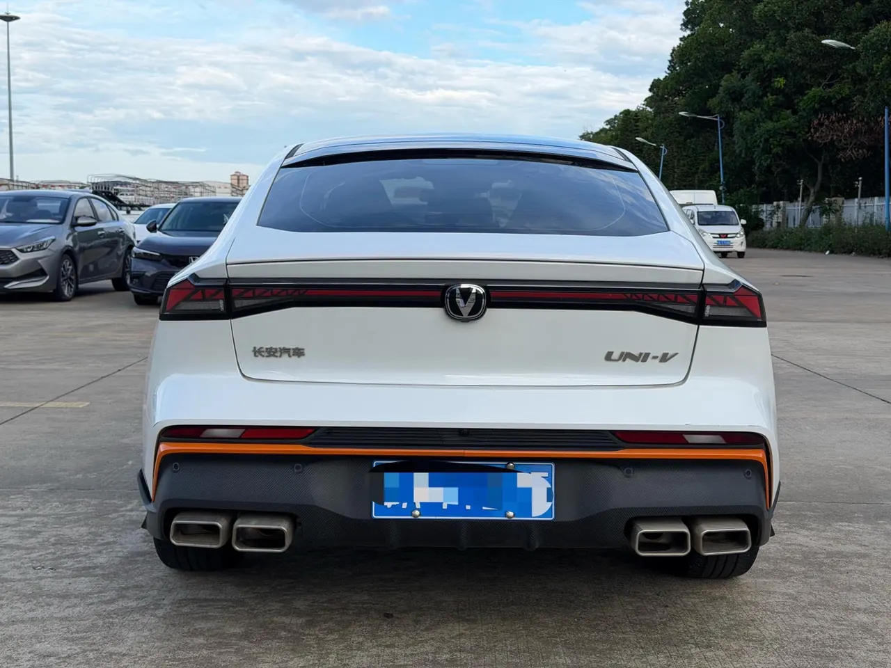 ChangAn 2024 UNI-V 1.5T Distinguished Sports Automatic 8