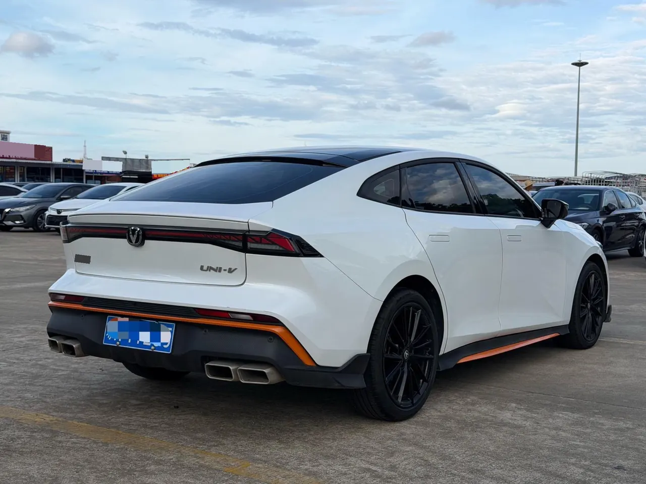 ChangAn 2024 UNI-V 1.5T Distinguished Sports Automatic 9
