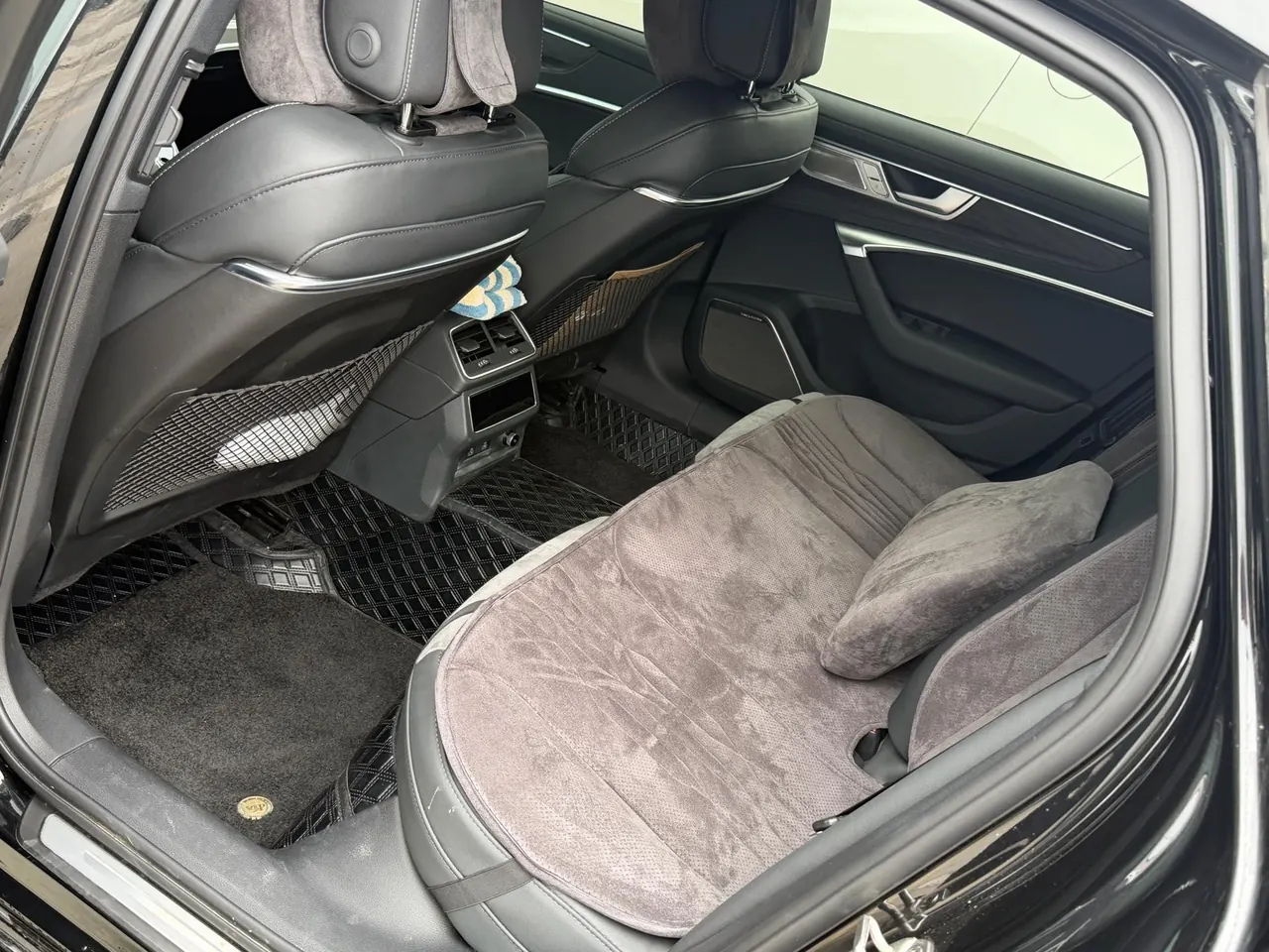 Audi 2024 A6L 2.0TFSI 45TFSI Quattro Selected Dynamic Automatic 3
