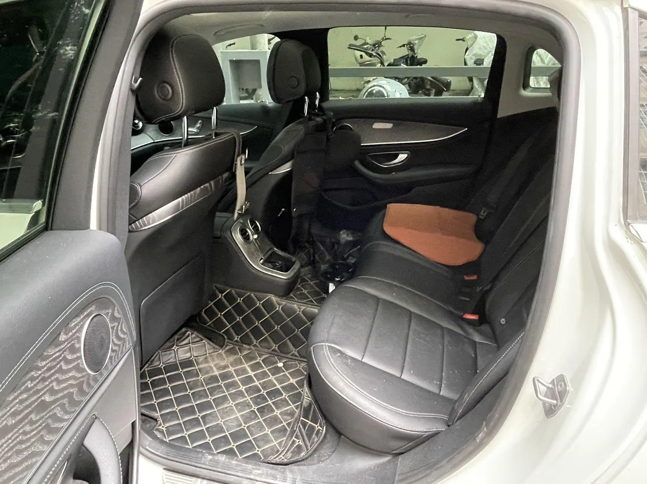 Mercedes Benz E Class 2022 E 260 L 2.0T Automatic 3