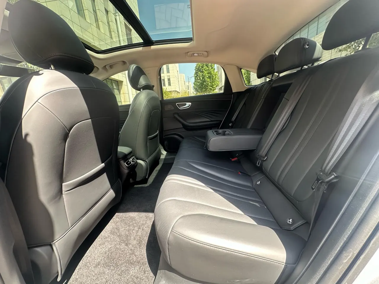 Roewe 2025 D7 DMH 1.5 World Championship Edition Automatic Gear 6