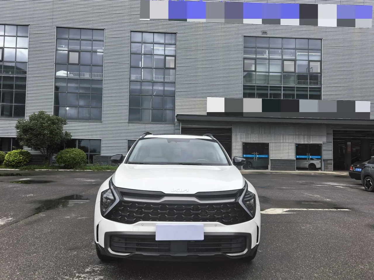 Kia 2023 Lion Platinum Extension 1.5T Two-Drive Premium Edition Automatic Gear 4