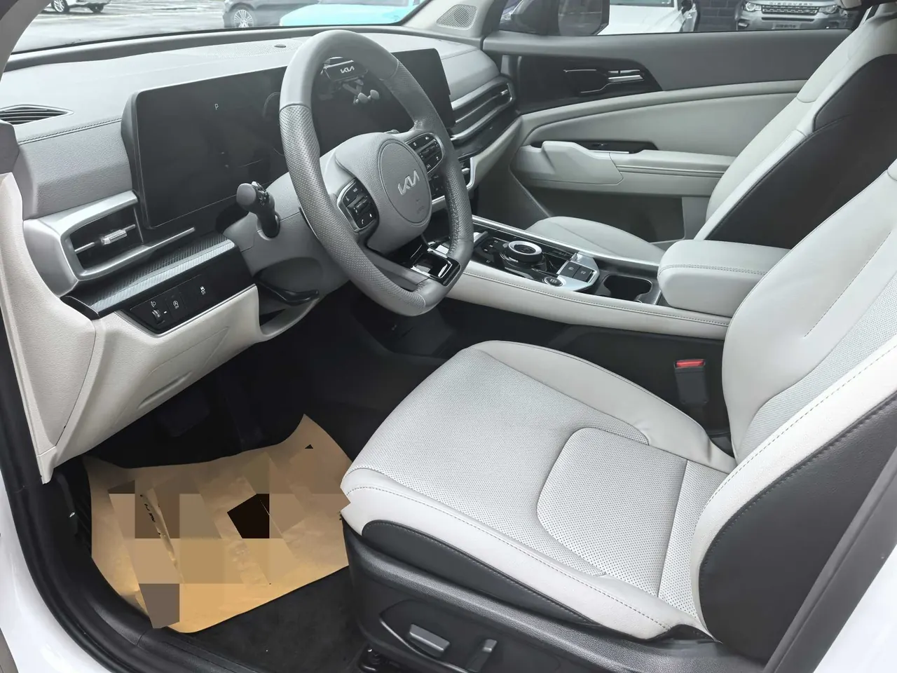 Kia 2023 Lion Platinum Extension 1.5T Two-Drive Premium Edition Automatic Gear 7