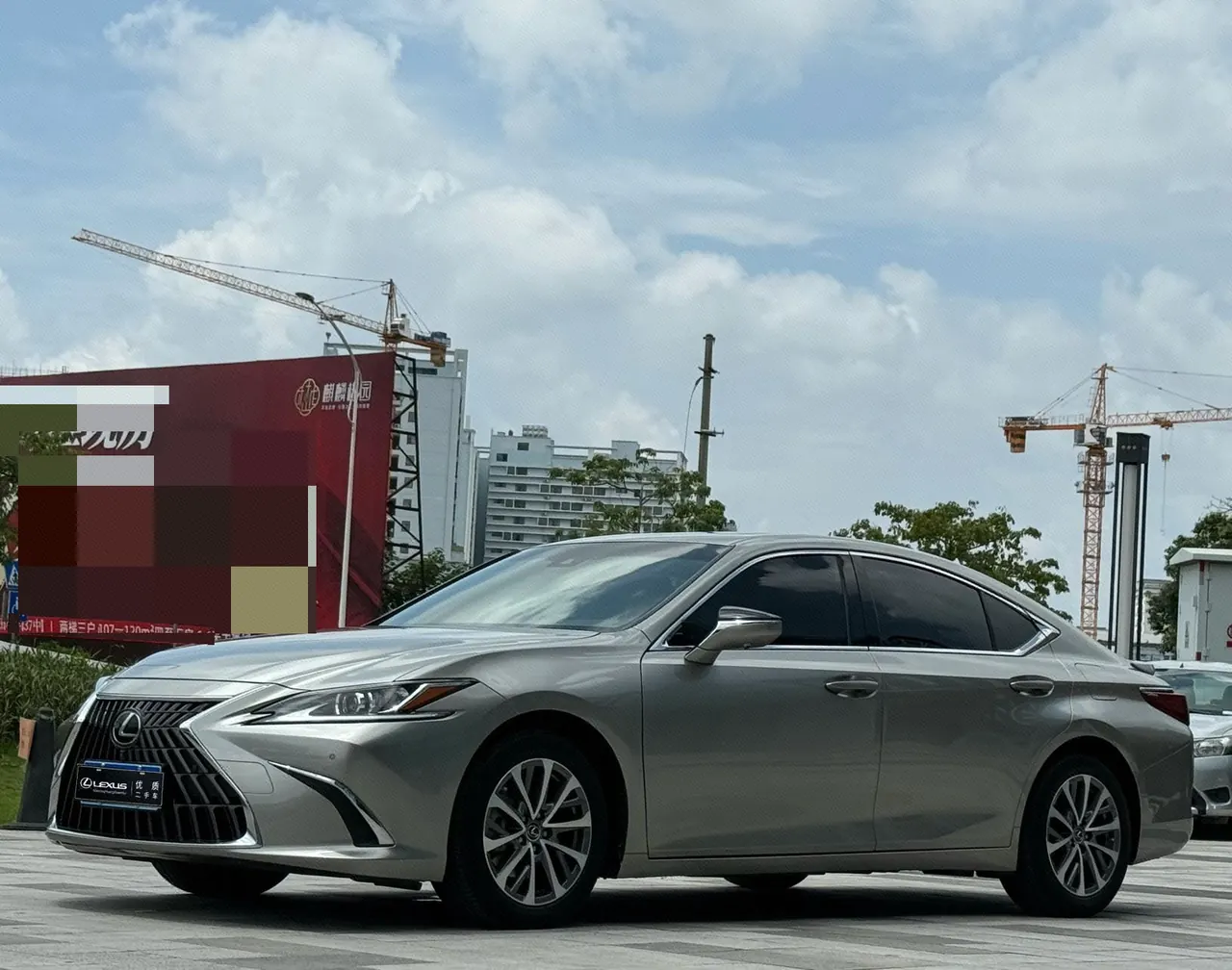 打开图片灯箱:Lexus ES (Imported) 2022 ES300h 2.5 Stepless Excellence Edition Automatic Gear