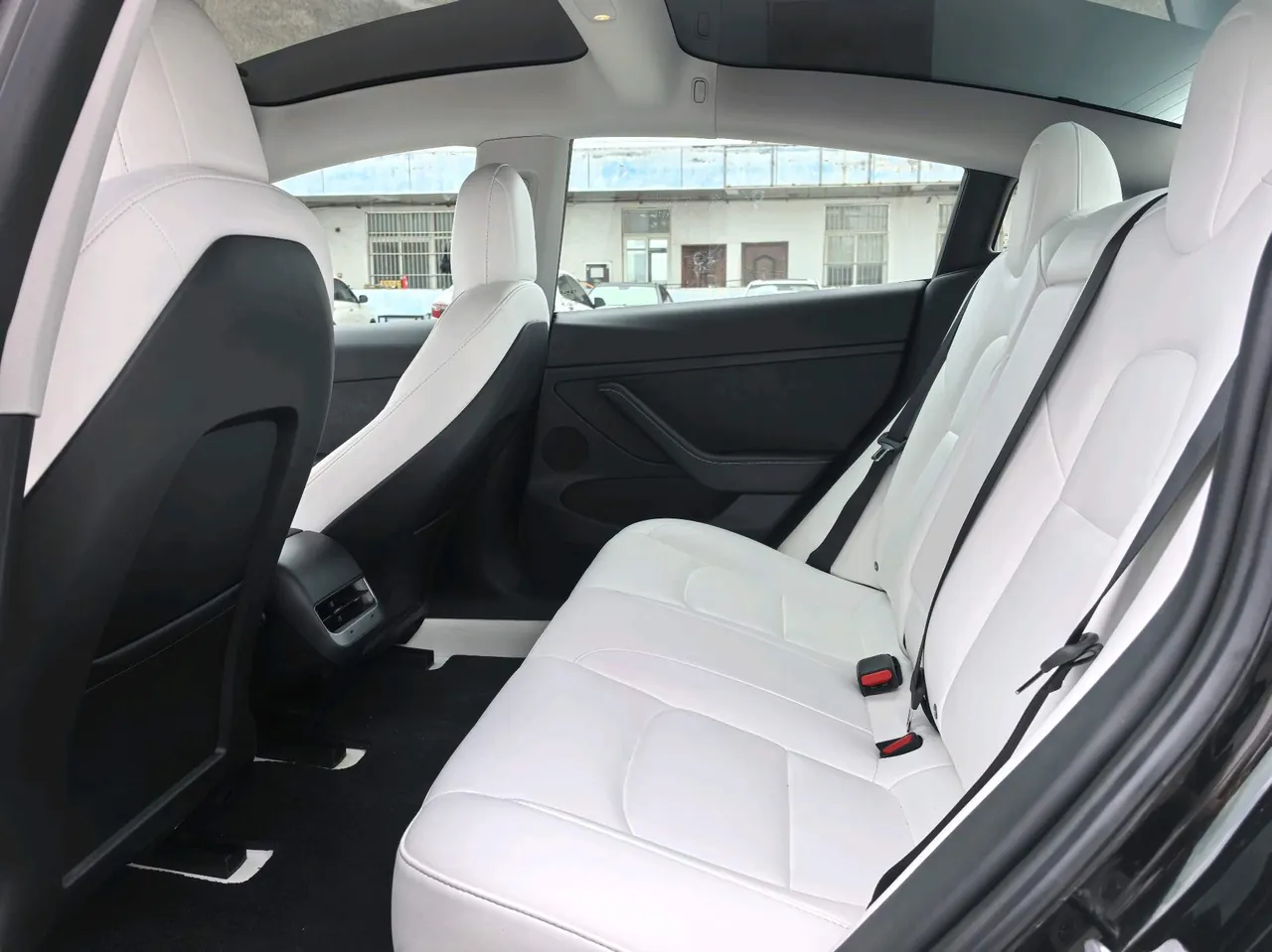 Tesla 2022 Model 3 rear-wheel drive version of automatic transmission 4