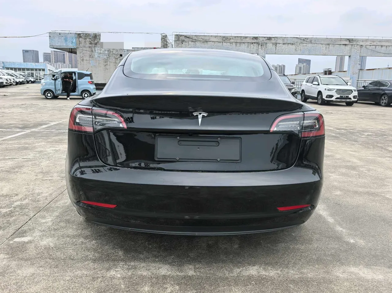 Tesla 2022 Model 3 rear-wheel drive version of automatic transmission 8
