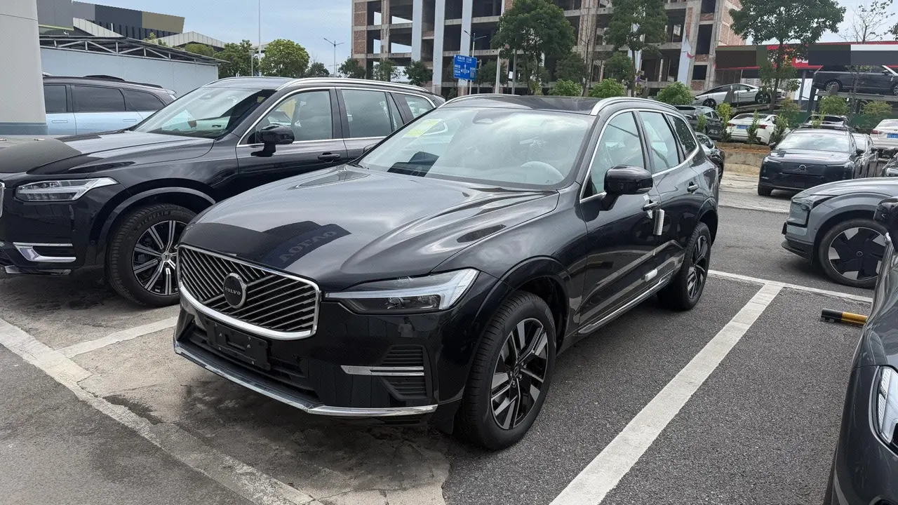 打开图片灯箱:Volvo 2026 XC60 48V 2.0T B5 4-wheel drive Zhiyuan Deluxe Edition Automatic Gear