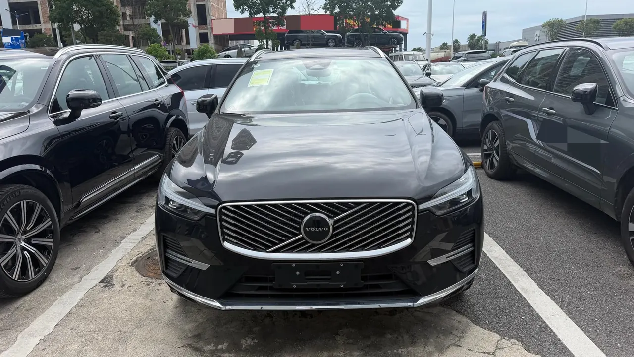 Volvo 2026 XC60 48V 2.0T B5 4-wheel drive Zhiyuan Deluxe Edition Automatic Gear 2
