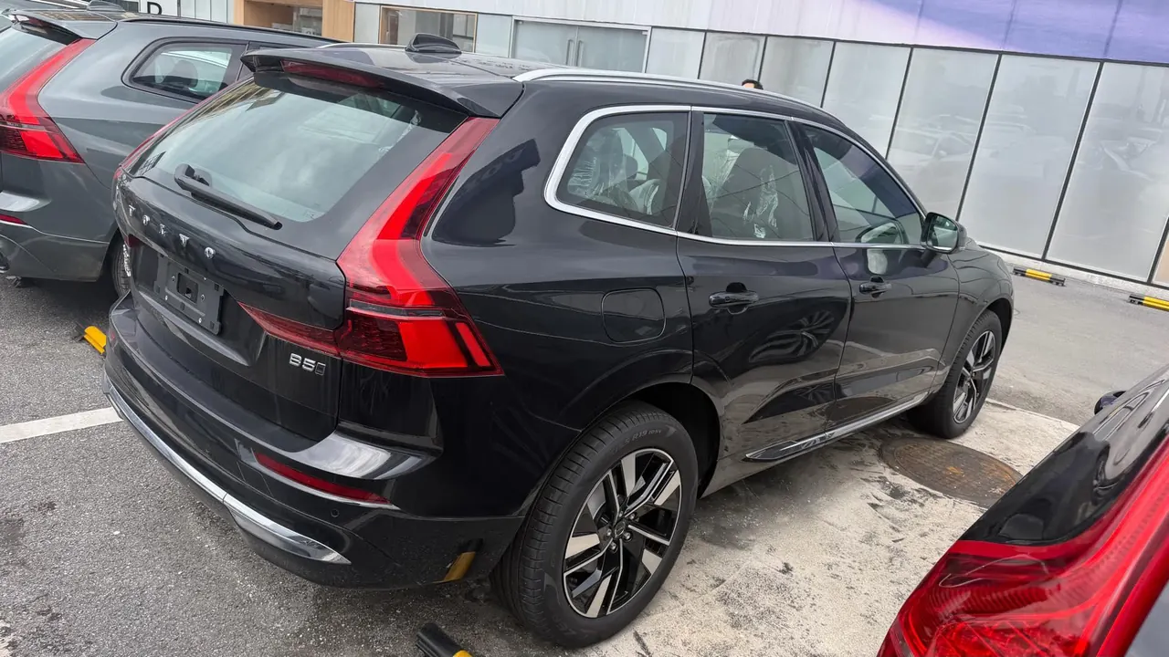 Volvo 2026 XC60 48V 2.0T B5 4-wheel drive Zhiyuan Deluxe Edition Automatic Gear 8