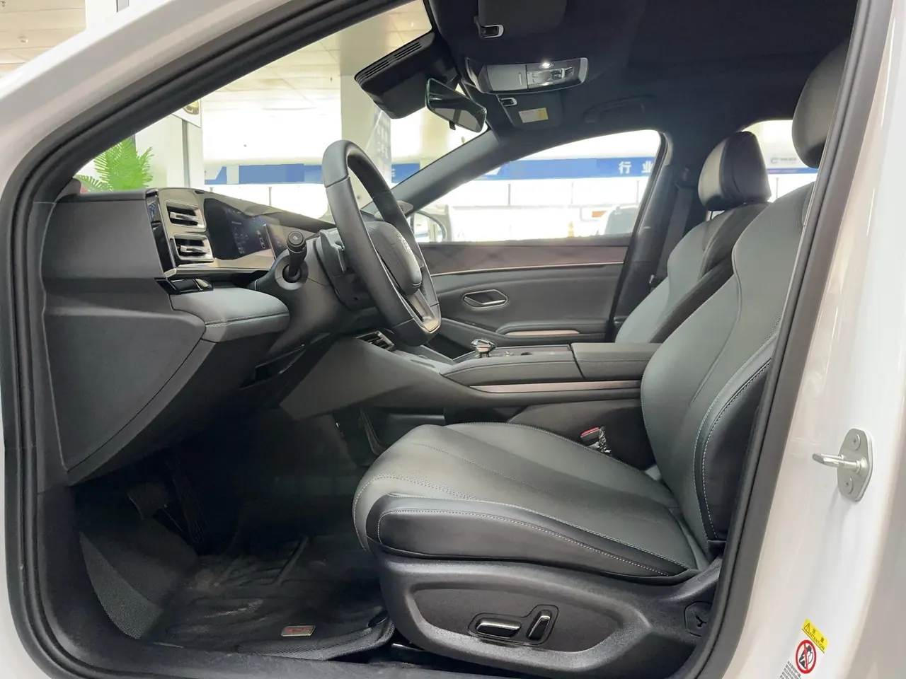 BYD 2025 Qin L DM-i 1.5 stepless smart driving version 120KM Exceed automatic gear 7