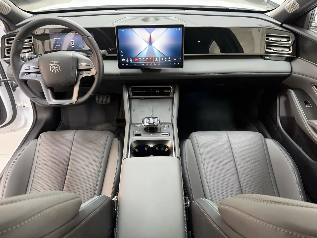 BYD 2025 Qin L DM-i 1.5 stepless smart driving version 120KM Exceed automatic gear 8