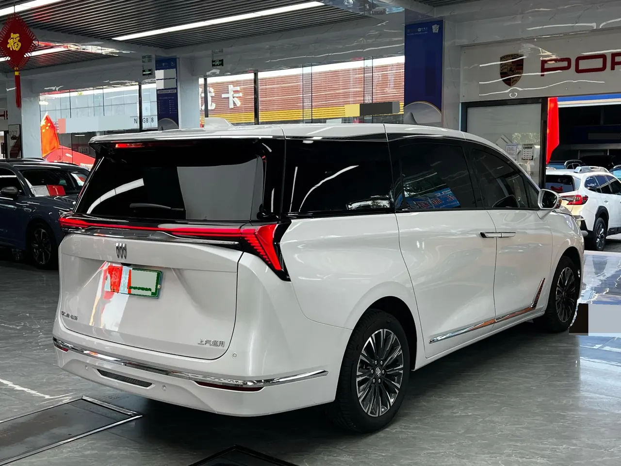 Buick 2025 GL8 ES Lu Zun 48V 2.0T Smart Edition Automatic Gear 10