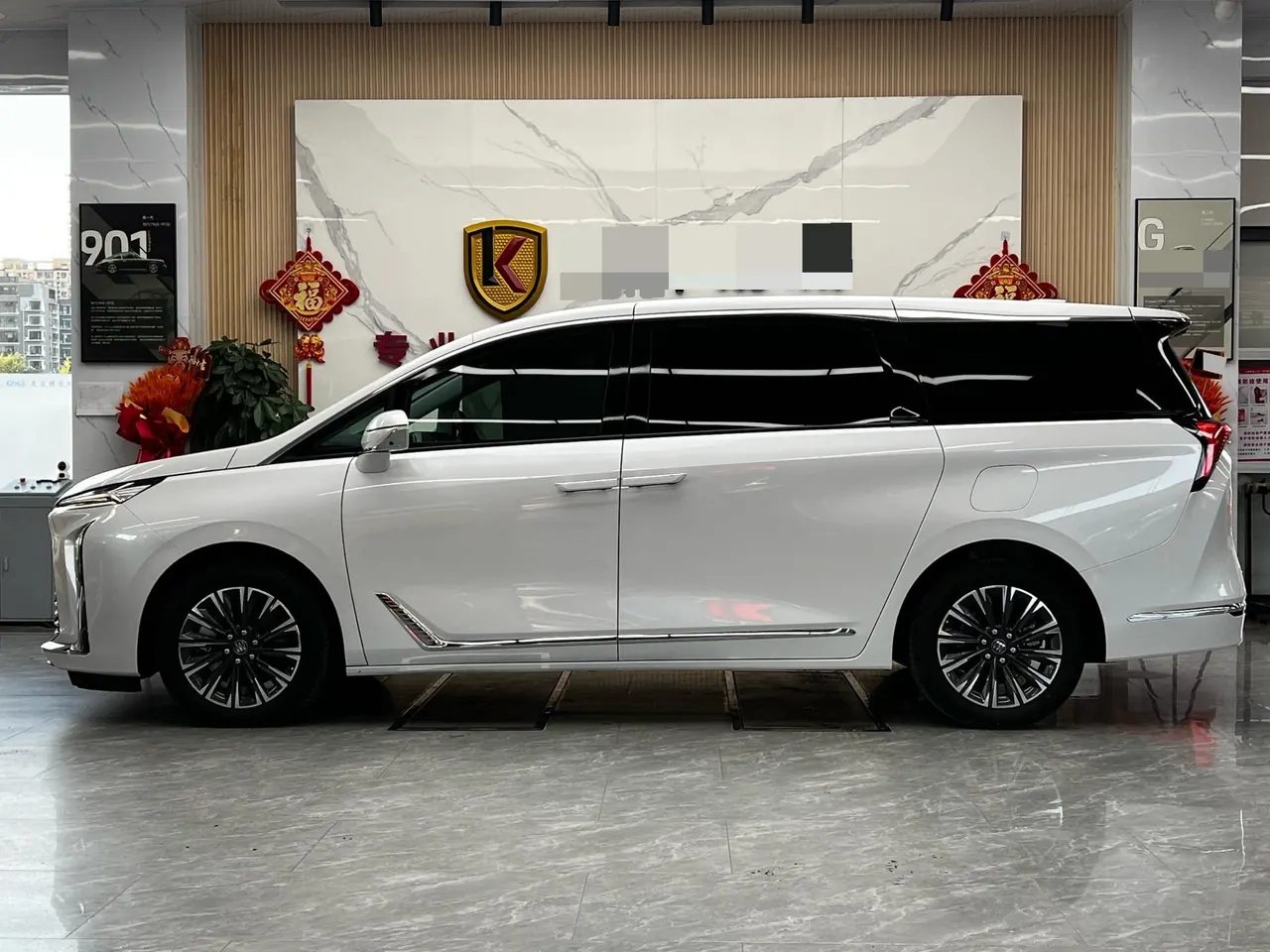 Buick 2025 GL8 ES Lu Zun 48V 2.0T Smart Edition Automatic Gear 12