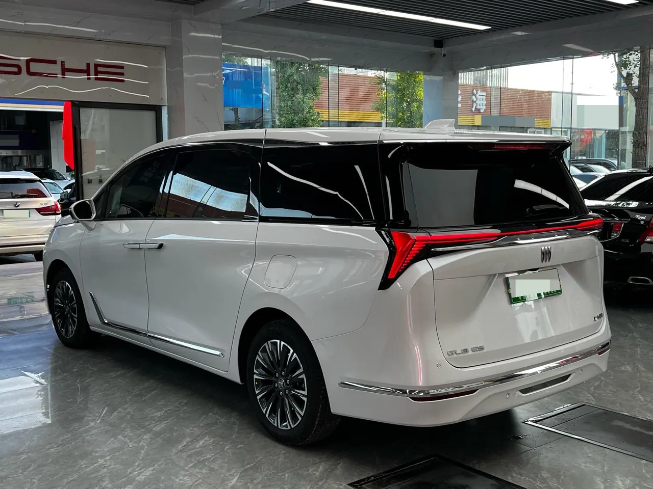 Buick 2025 GL8 ES Lu Zun 48V 2.0T Smart Edition Automatic Gear 4