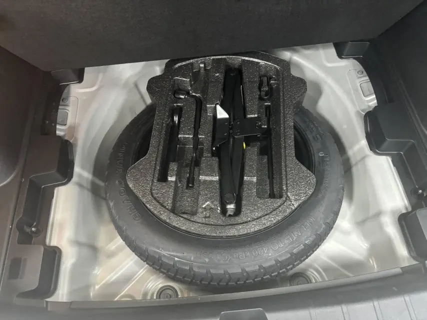 Geely 2021 Plantronics 1.4T Diamond Edition Automatic Gear 18