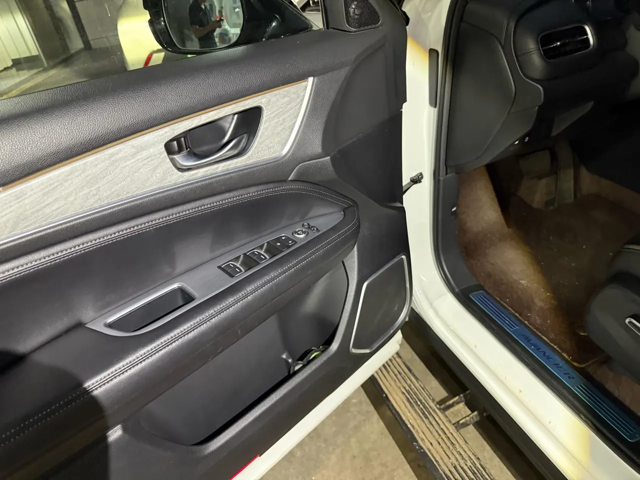Honda 2023 Crown Road 2.0T 370TURBO Two-Drive Deluxe Automatic Gear 9