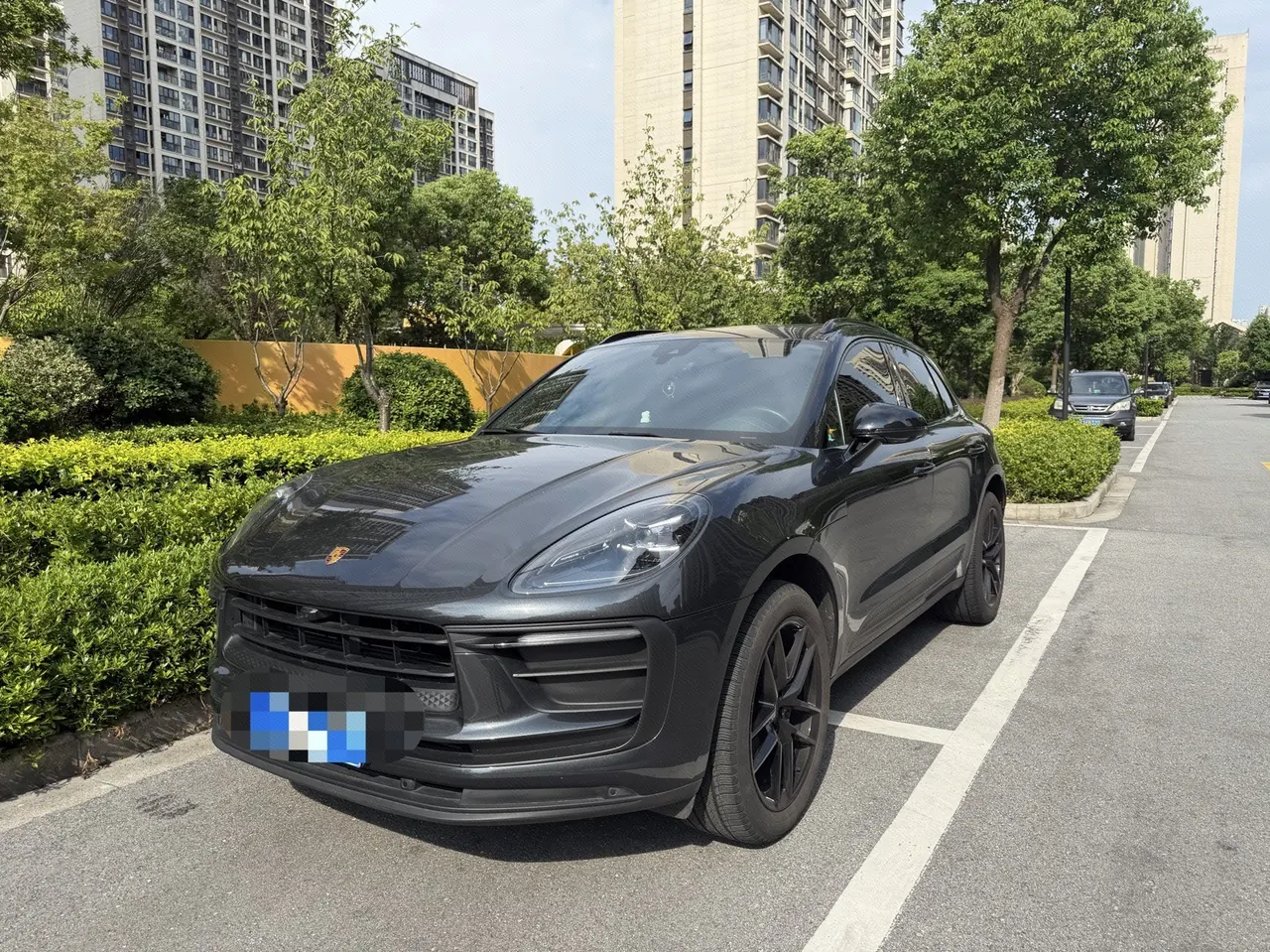 Porsche Macan (Imported) 2022 Macan 2.0T Automatic Gear - View 1
