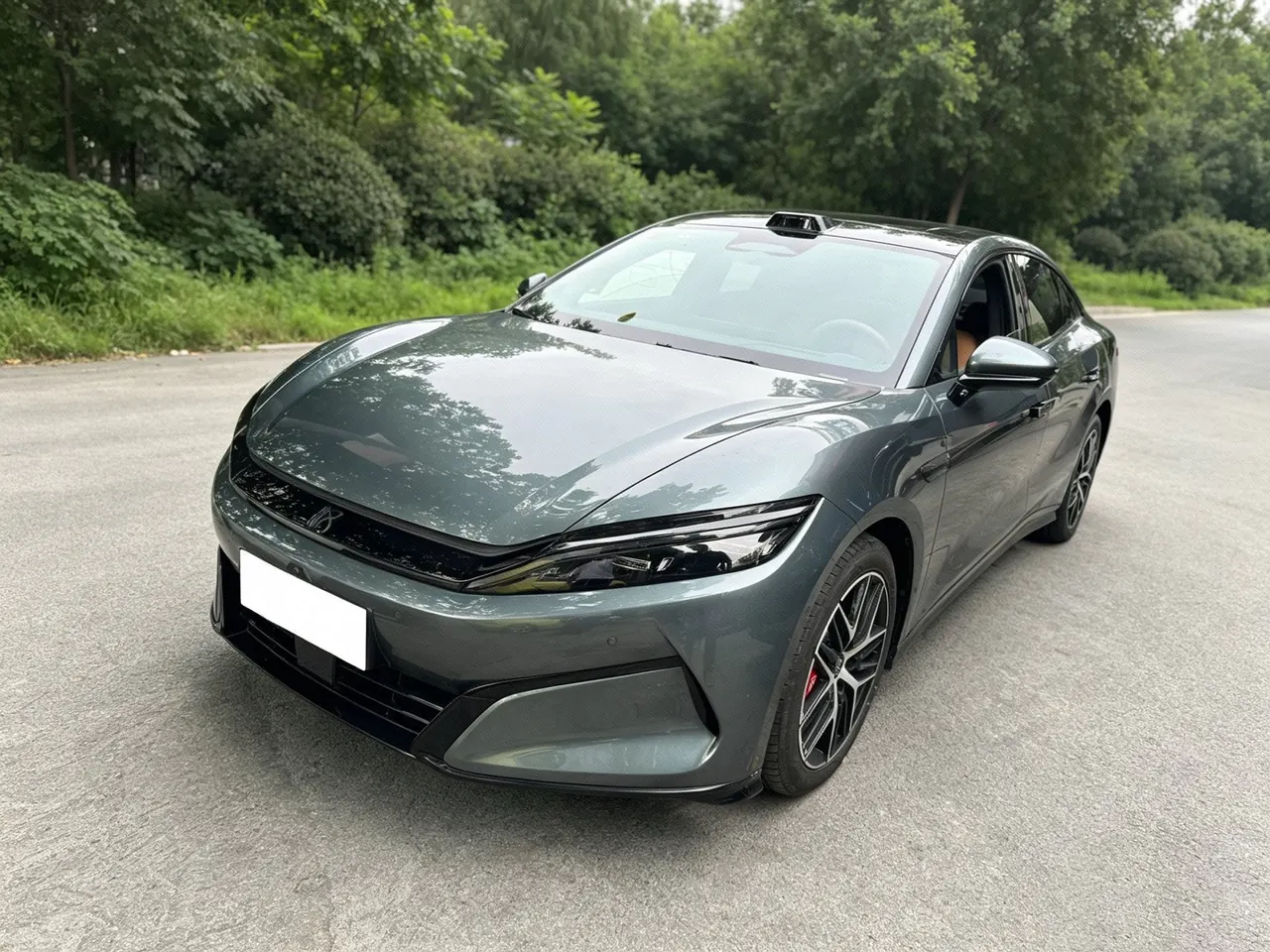 打开图片灯箱:BYD 2025 Han L EV four-wheel drive laser Radar flagship automatic gear