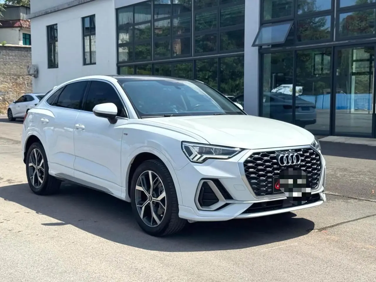 Audi 2021 Q3 Sportback 2.0TFSI 40TFSI into the life version of automatic gear 3